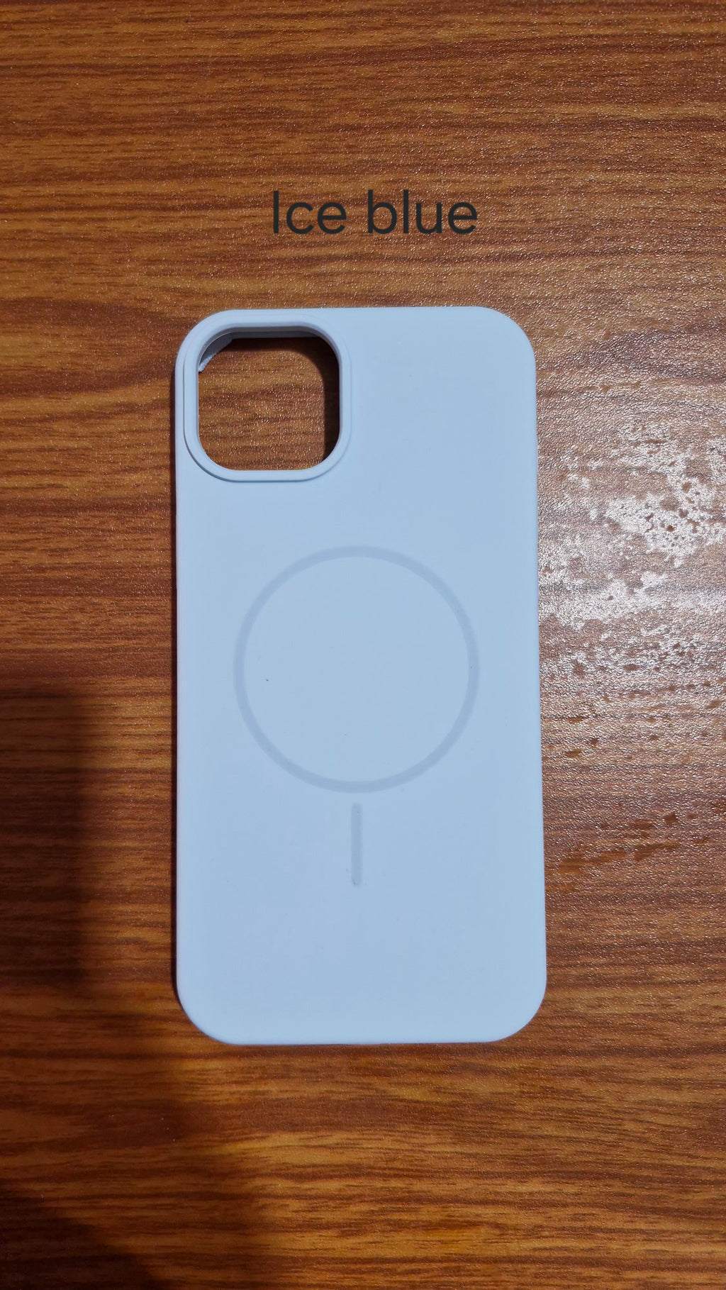Silicon case with magsafe