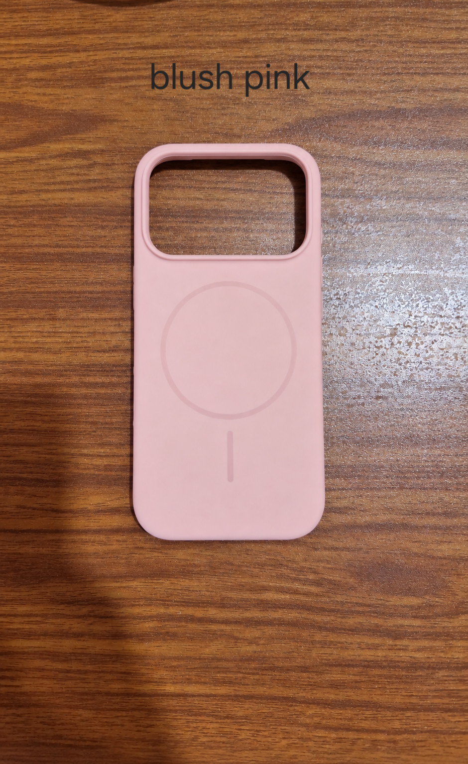Silicon case with magsafe